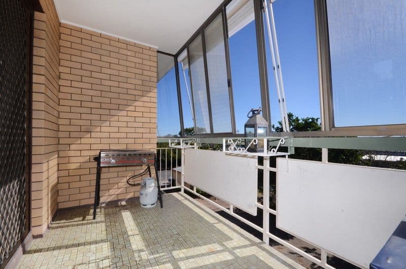 10 Knowsley Street, GREENSLOPES QLD 4120, Greenslopes - Thumbnail 3