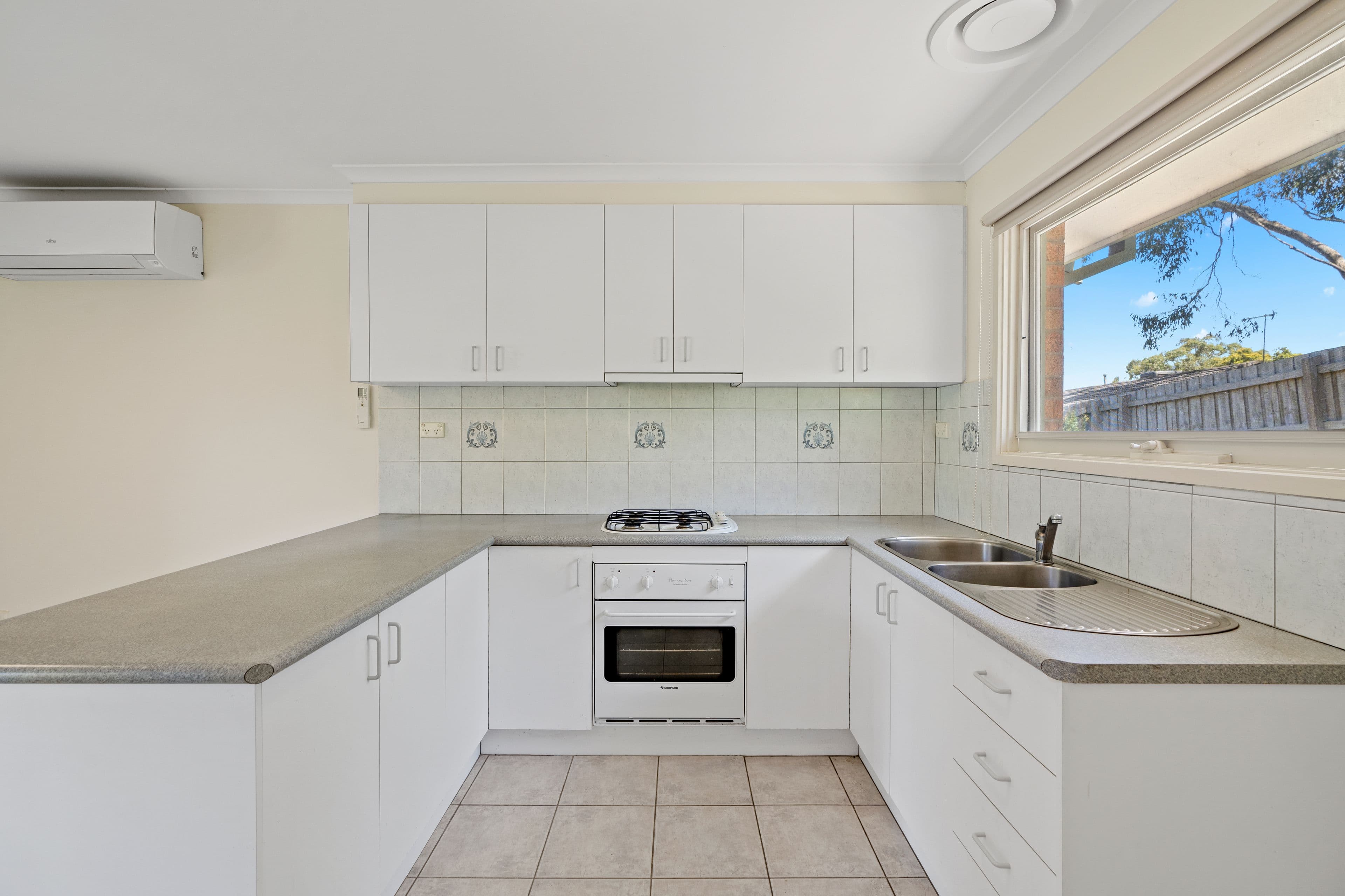 7 Warrenwood Close, Ferntree Gully VIC 3156, Ferntree Gully - Thumbnail 2