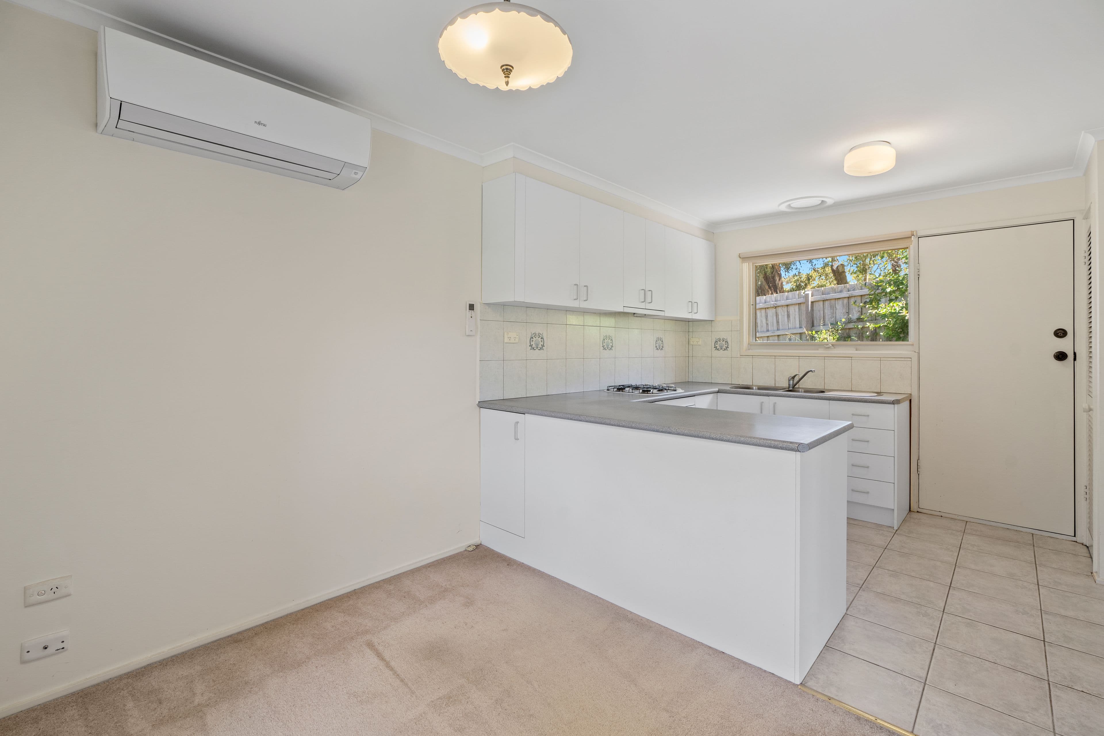 7 Warrenwood Close, Ferntree Gully VIC 3156, Ferntree Gully - Thumbnail 3