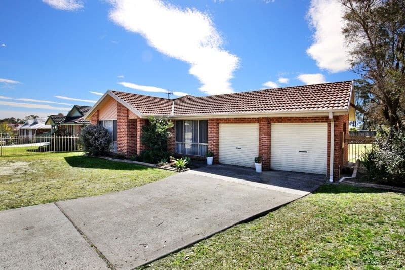 3 Almond Grove, Worrigee - Image 1