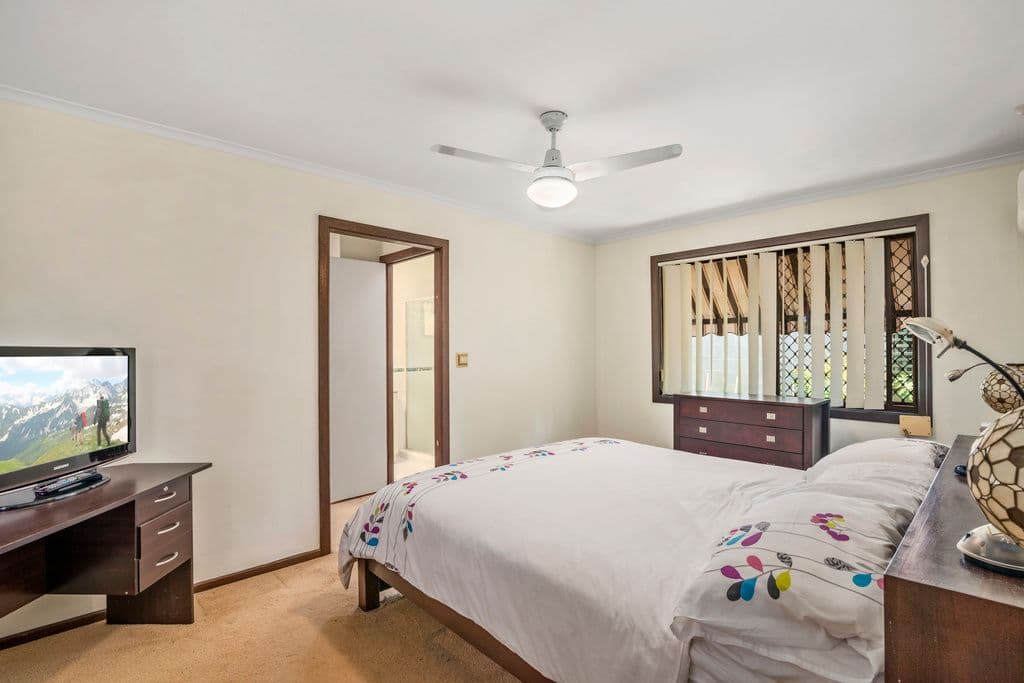 11 Mawarra Street, Palm Beach QLD 4221, Palm Beach - Thumbnail 8