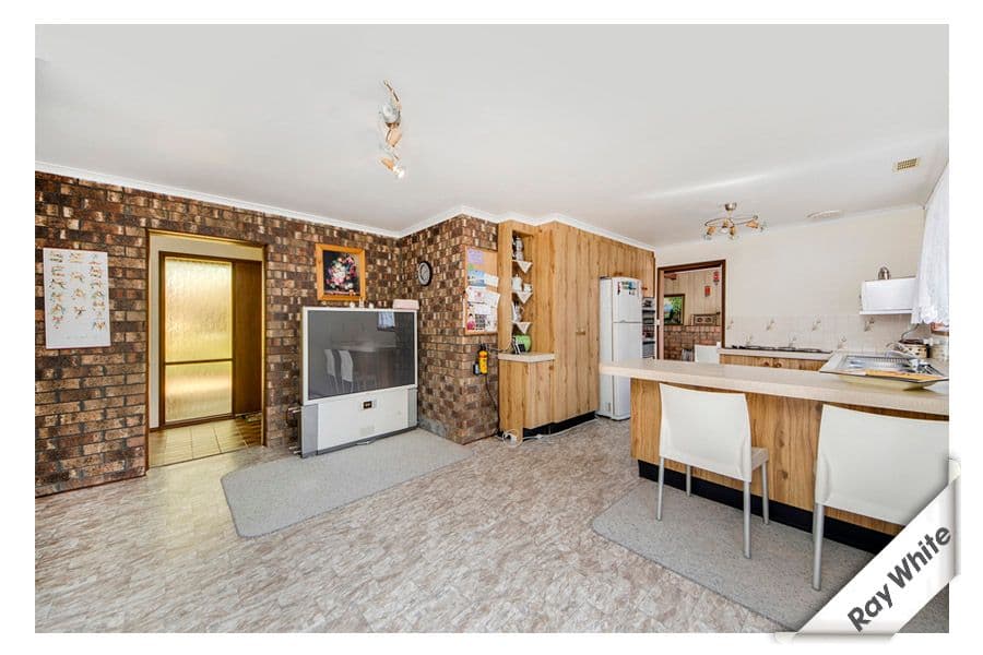 11 Deamer Crescent, CHISHOLM ACT 2905, Chisholm - Thumbnail 4