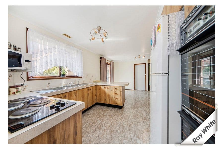 11 Deamer Crescent, CHISHOLM ACT 2905, Chisholm - Thumbnail 5