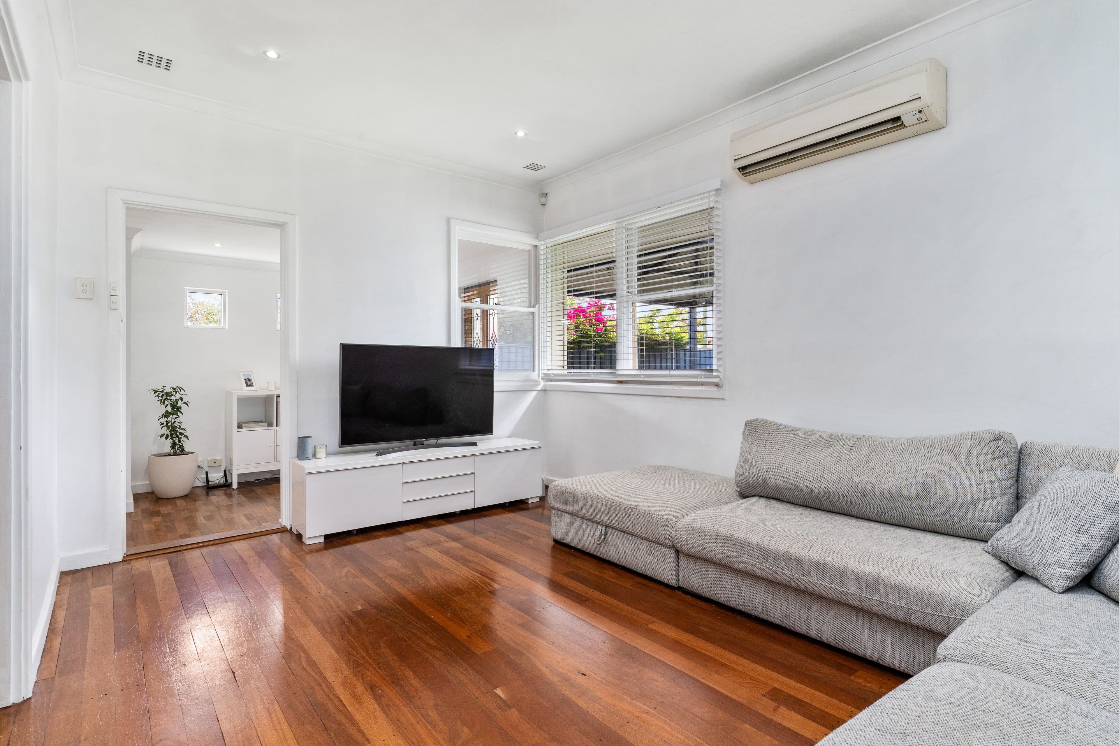 25A Francis Avenue, Karrinyup WA 6018, Karrinyup - Thumbnail 2