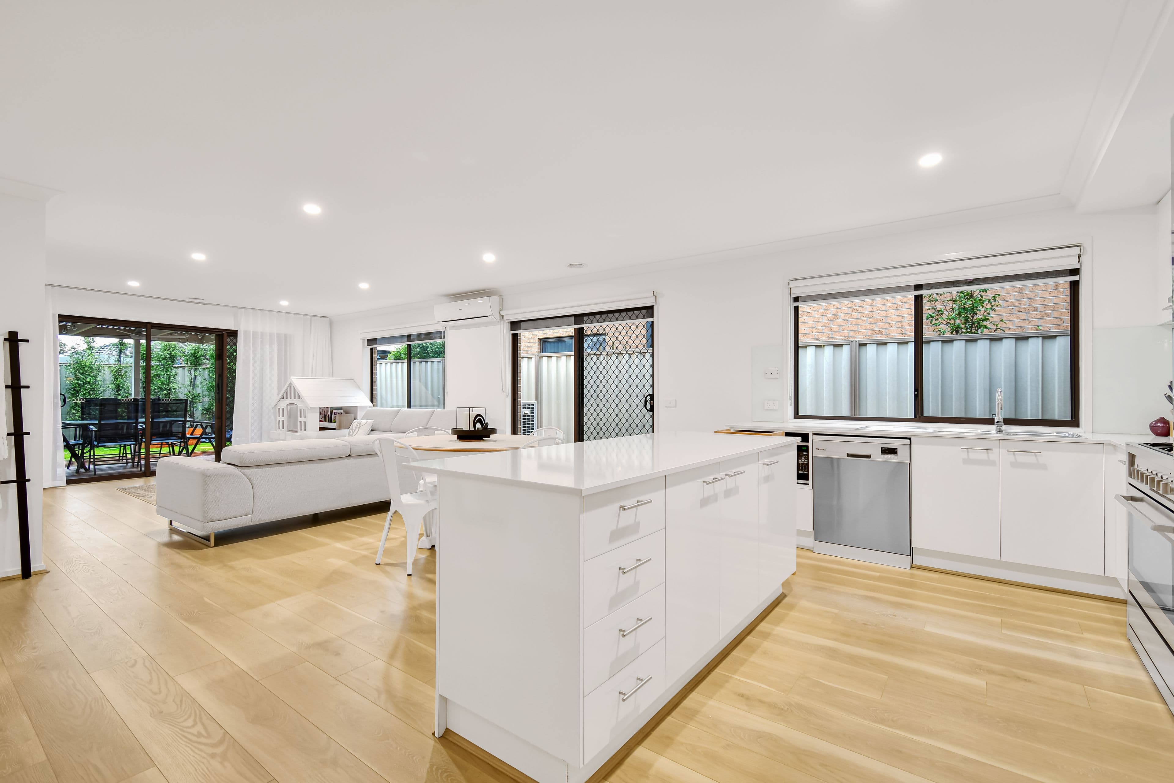 11 Cockatoo Road, Pakenham VIC 3810, Pakenham - Thumbnail 3