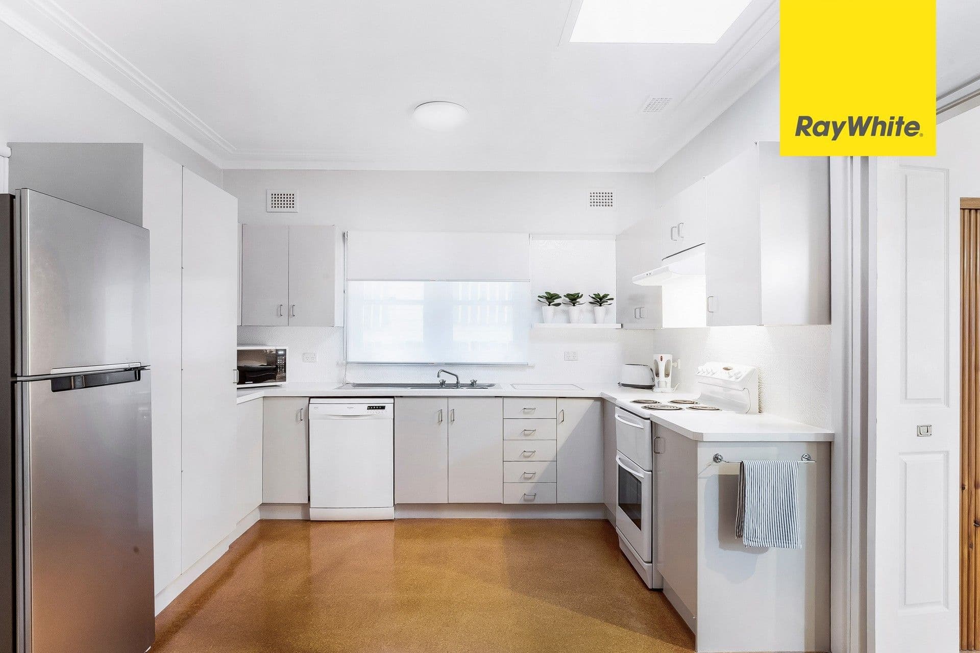 18 Greenlands Avenue, Peakhurst NSW 2210, Peakhurst - Thumbnail 3
