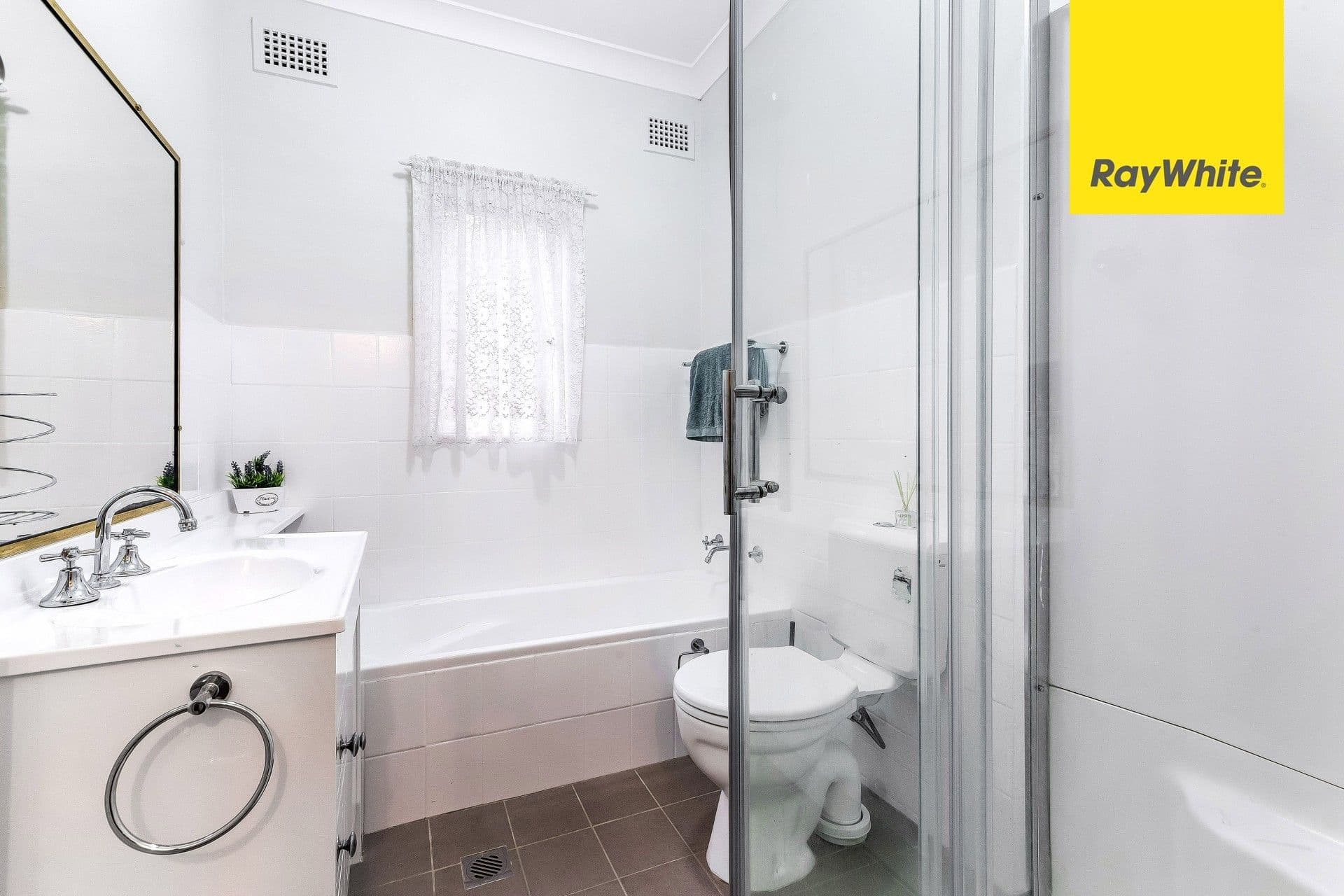 18 Greenlands Avenue, Peakhurst NSW 2210, Peakhurst - Thumbnail 4
