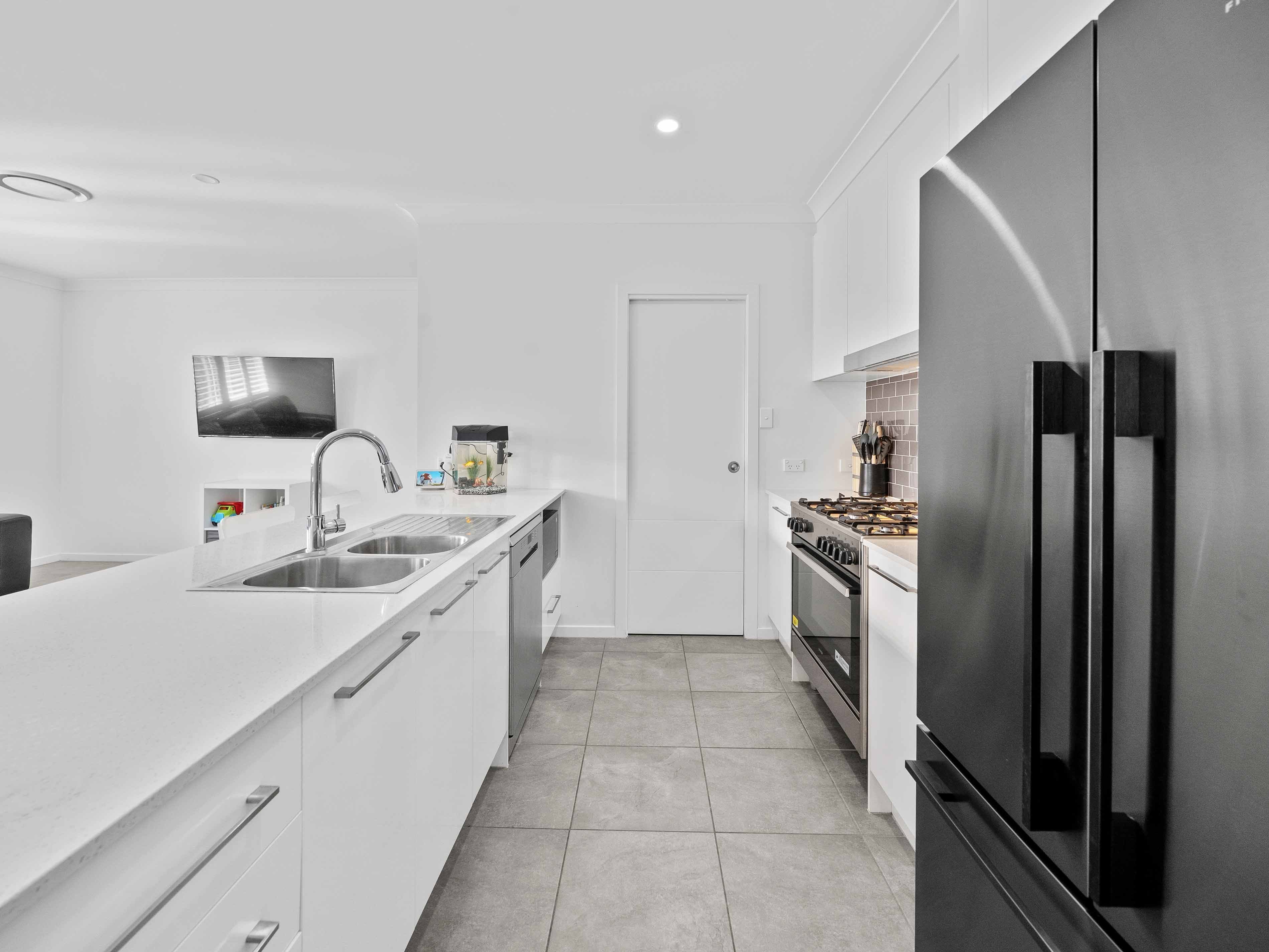 18 Amber Circuit, Ripley QLD 4306, Ripley - Thumbnail 4
