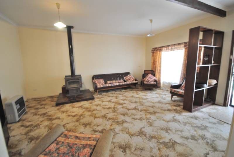 38  Gunbar Street, GRIFFITH NSW 2680, Griffith - Thumbnail 2