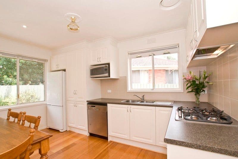 15 WINIFRED Road, Mooroolbark VIC 3138, Mooroolbark - Thumbnail 4