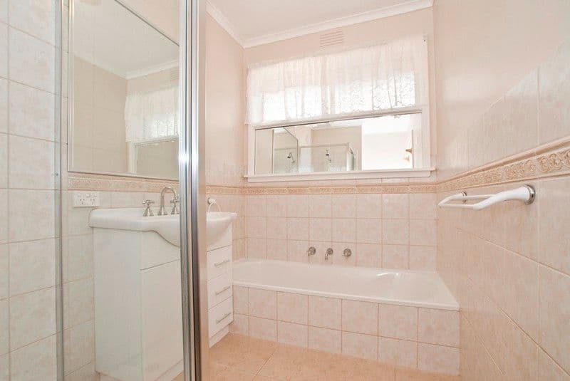 15 WINIFRED Road, Mooroolbark VIC 3138, Mooroolbark - Thumbnail 7