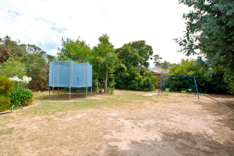 15 WINIFRED Road, Mooroolbark VIC 3138, Mooroolbark - Thumbnail 8