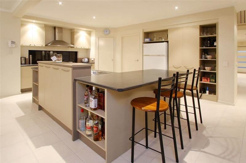 15 Scarlet Drive, BUNDOORA VIC 3083, Bundoora - Thumbnail 2