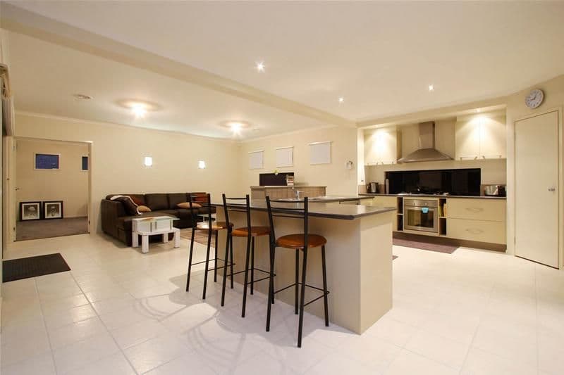15 Scarlet Drive, BUNDOORA VIC 3083, Bundoora - Thumbnail 3
