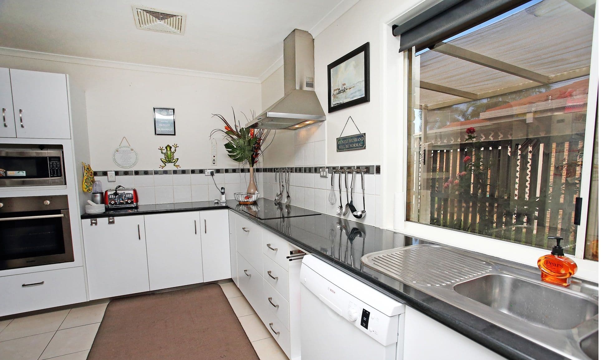 11 Madrid Court, Kirwan QLD 4817, Kirwan - Thumbnail 2