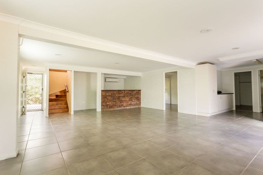 27 Egan Street, Emerald QLD 4720, Emerald - Thumbnail 2