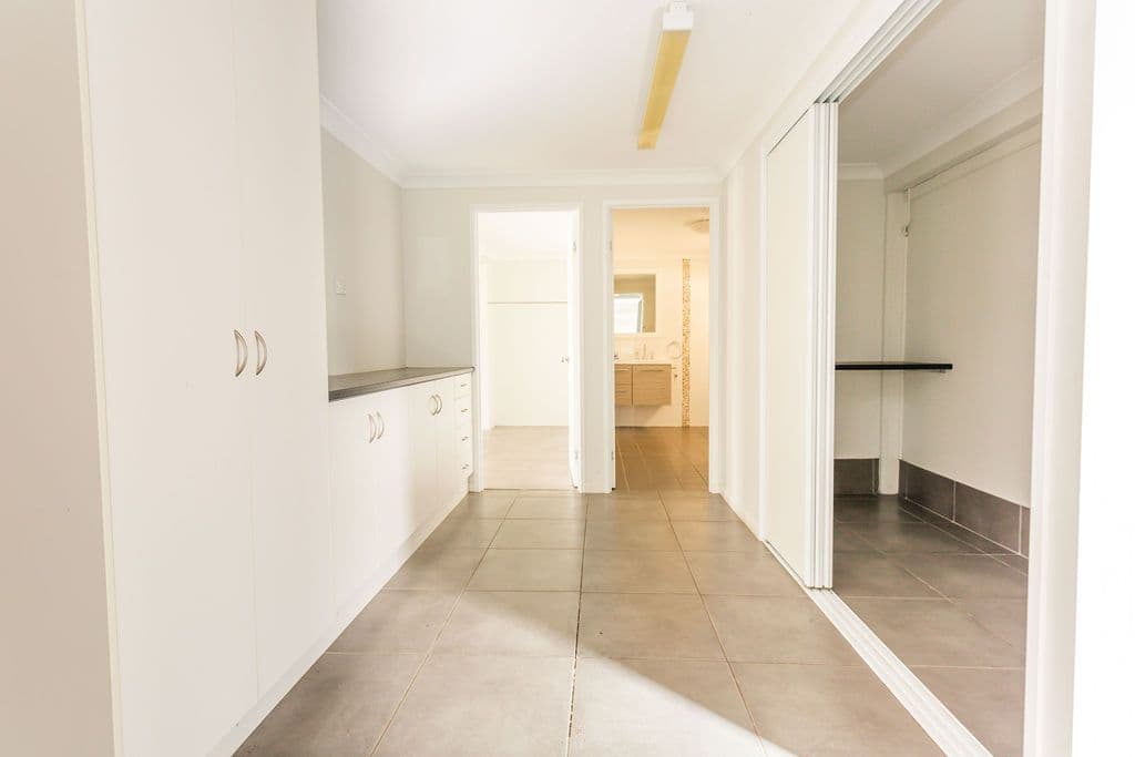 27 Egan Street, Emerald QLD 4720, Emerald - Thumbnail 8