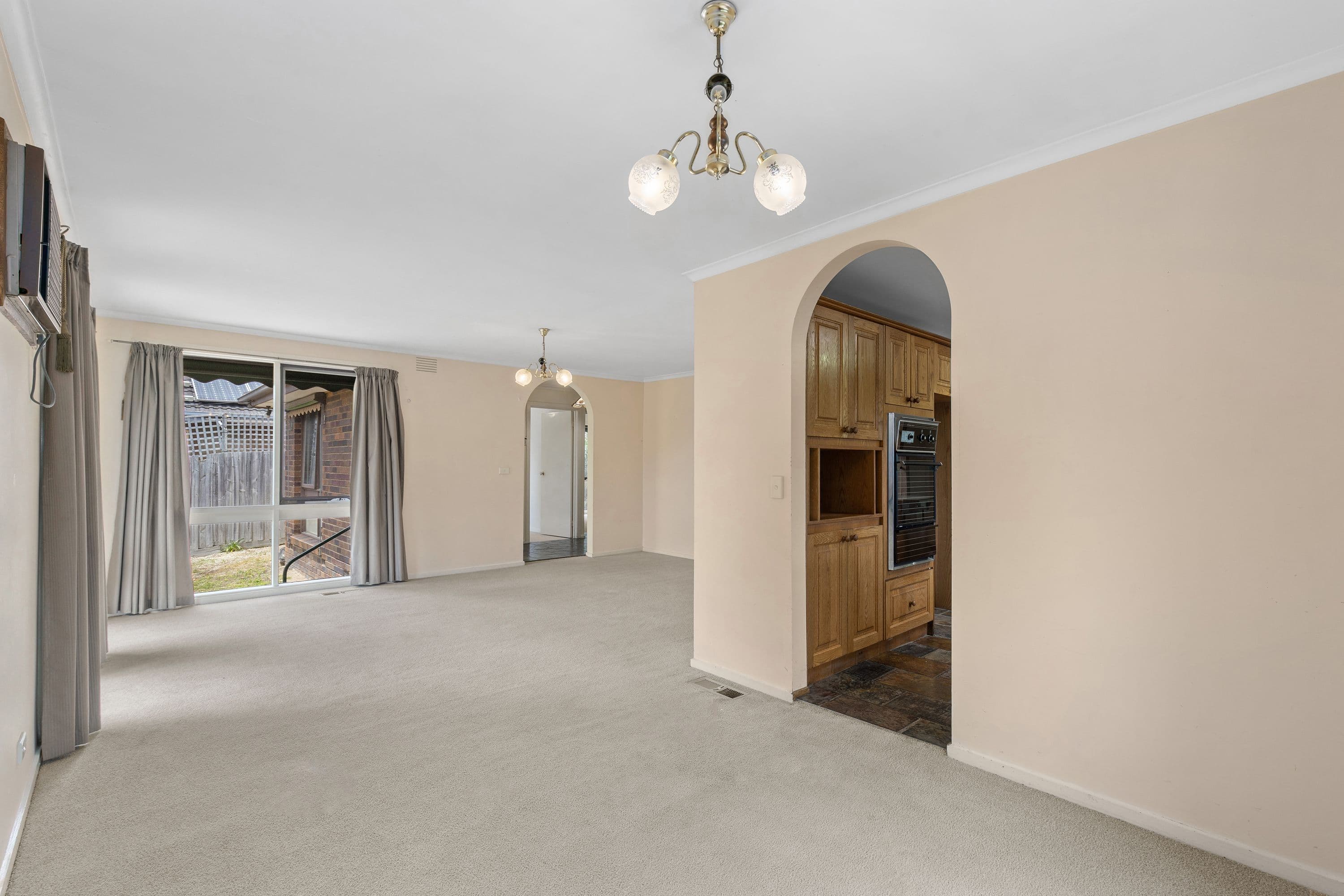 218 Outlook Drive, Dandenong North VIC 3175, Dandenong North - Thumbnail 2