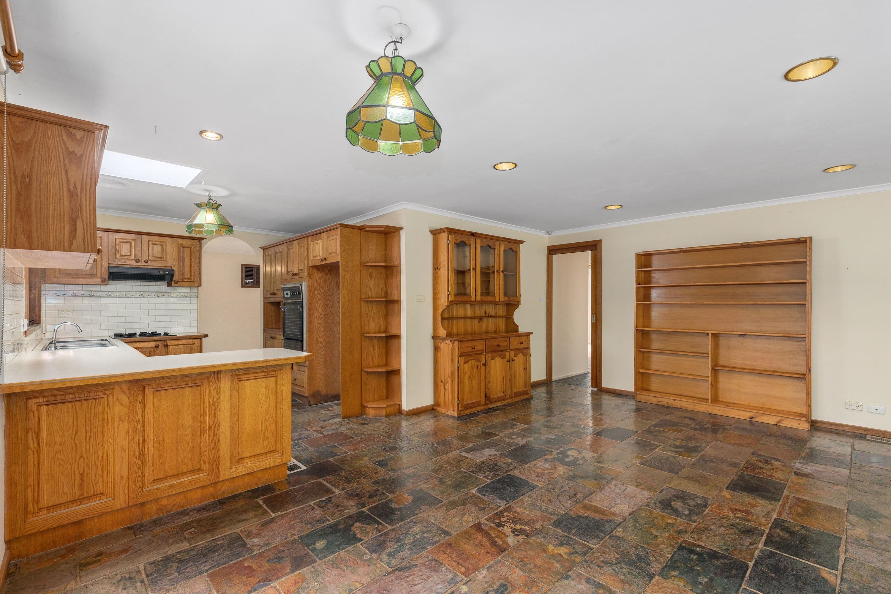 218 Outlook Drive, Dandenong North VIC 3175, Dandenong North - Thumbnail 5
