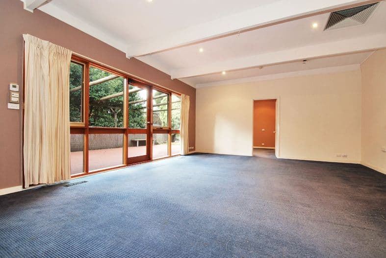 6 GLENDALE Drive, CHIRNSIDE PARK VIC 3116, Chirnside Park - Thumbnail 2