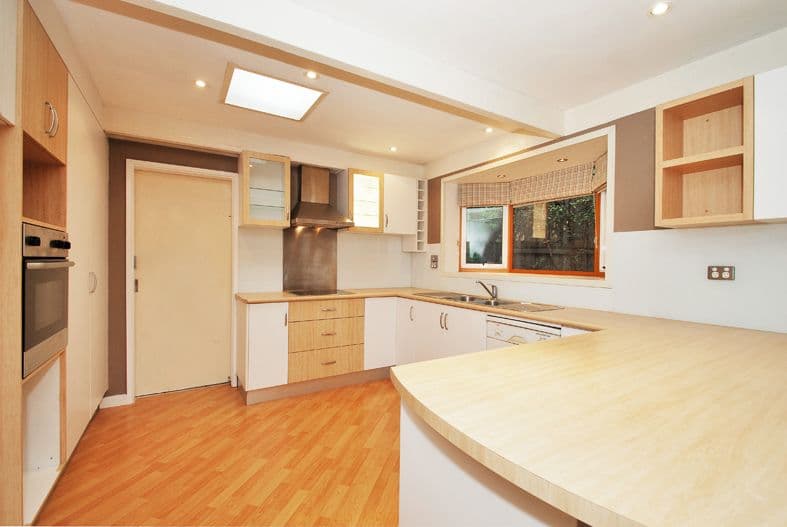 6 GLENDALE Drive, CHIRNSIDE PARK VIC 3116, Chirnside Park - Thumbnail 3