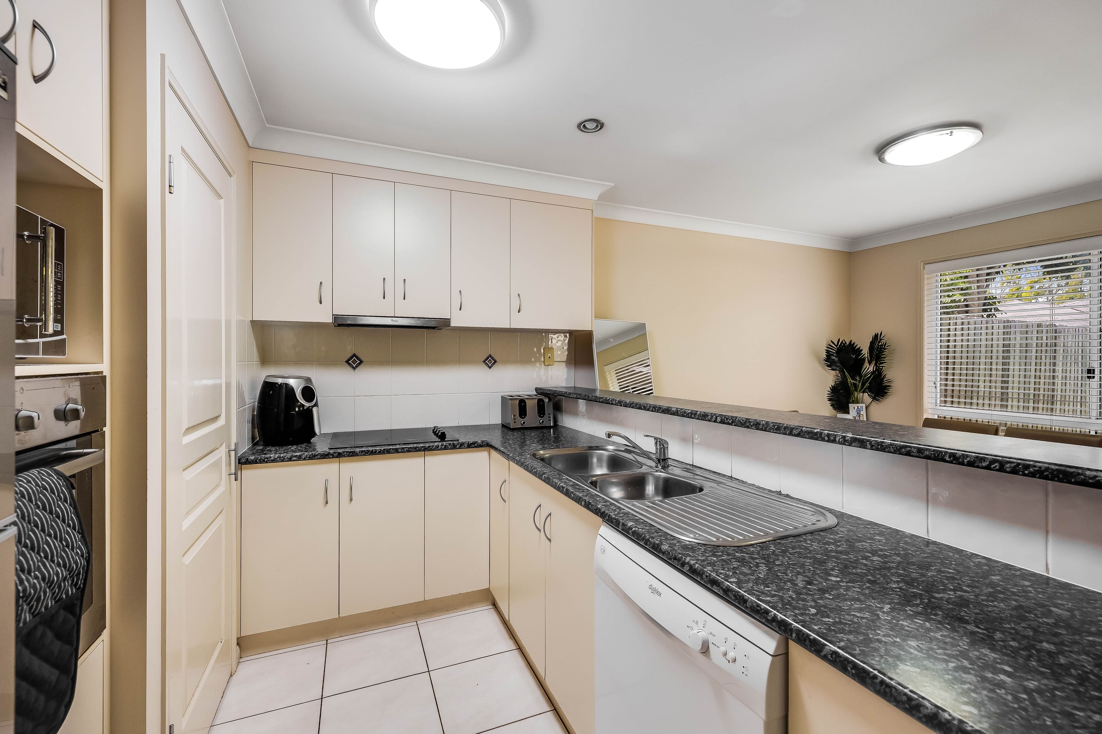 6 Sambar Court, Kearneys Spring QLD 4350, Kearneys Spring - Thumbnail 3