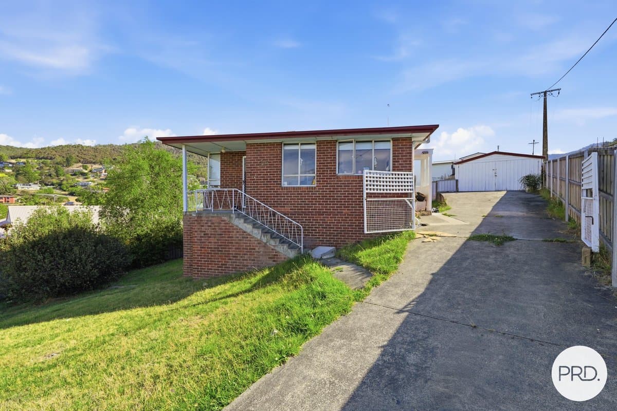 10
                Taree
                Street
            
            
            
            chigwell
            
            
            TAS,
            7011, Chigwell - Image 1