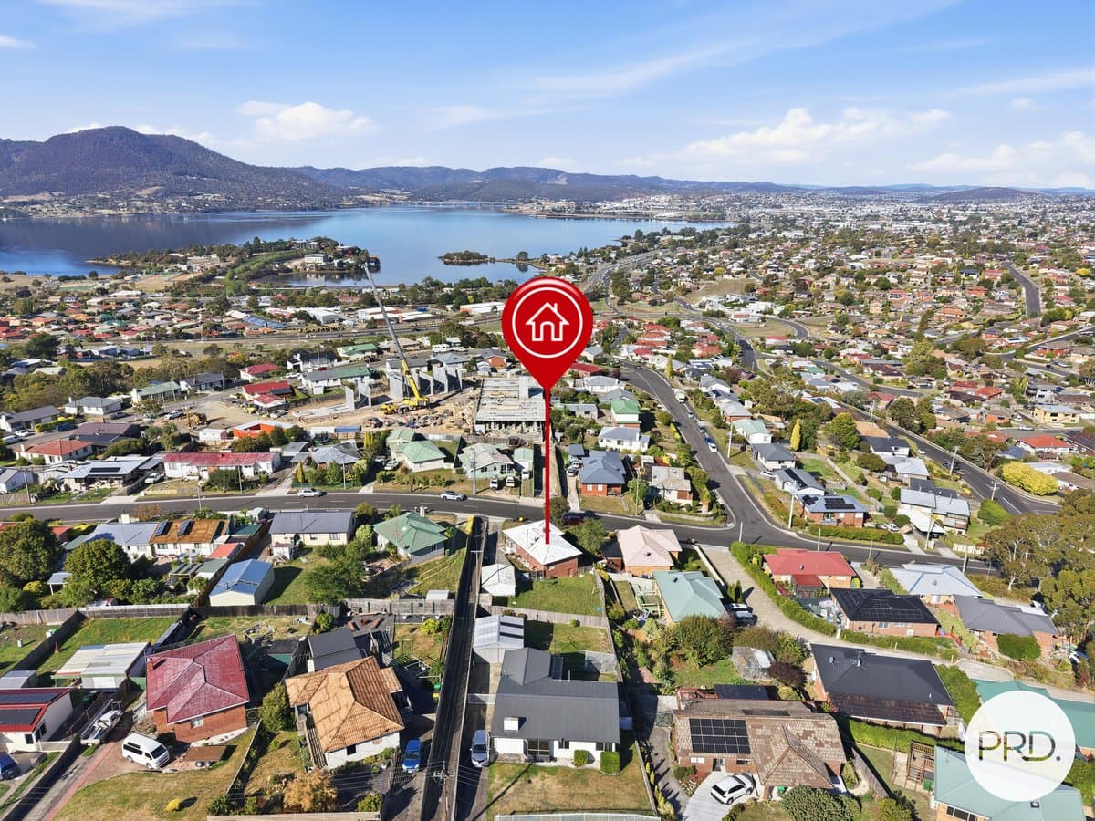 10
                Taree
                Street
            
            
            
            chigwell
            
            
            TAS,
            7011, Chigwell - Thumbnail 4