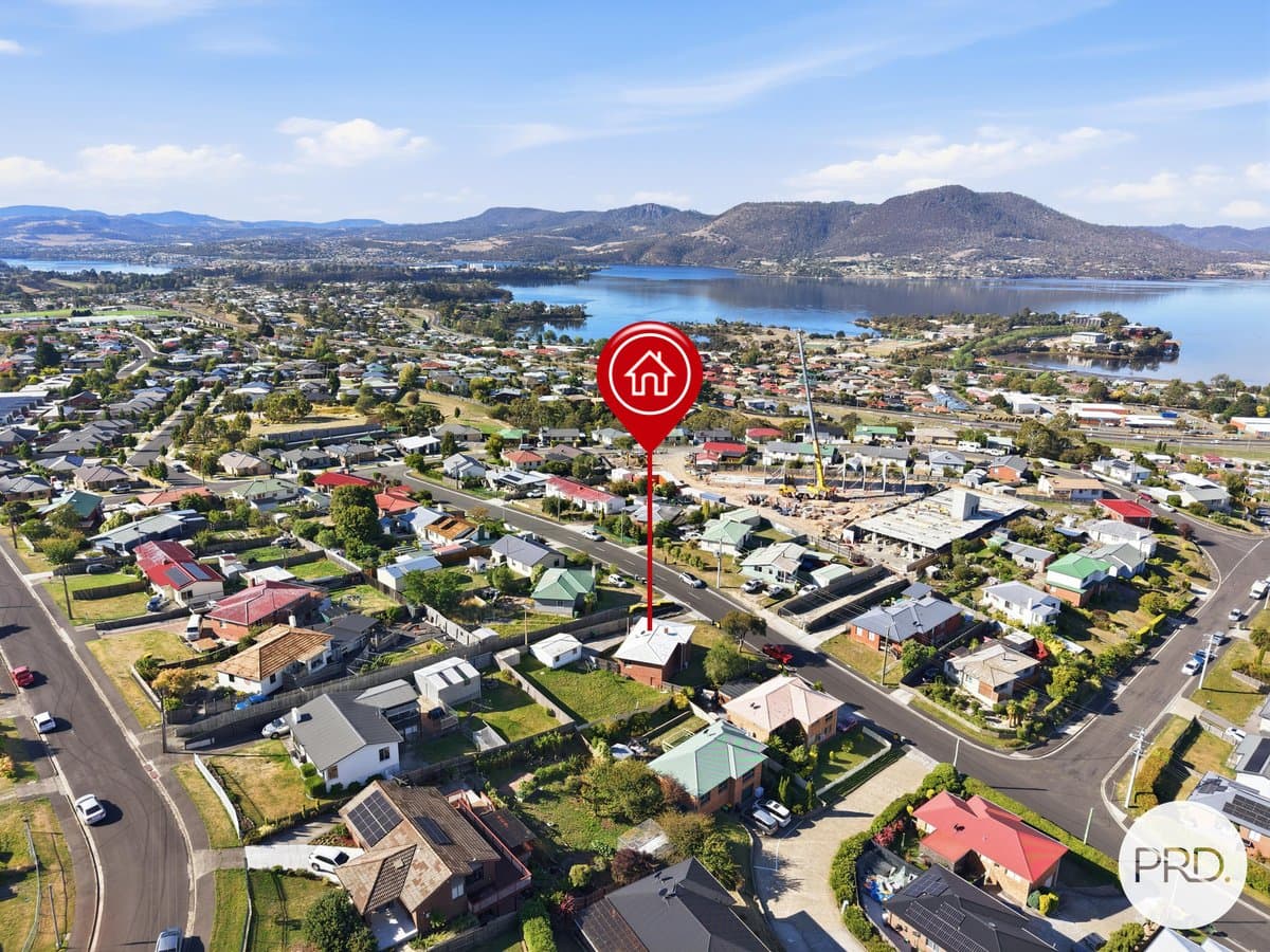 10
                Taree
                Street
            
            
            
            chigwell
            
            
            TAS,
            7011, Chigwell - Thumbnail 5