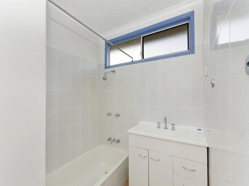 33 Davies Street, Mount Louisa QLD 4814, Mount Louisa - Thumbnail 5