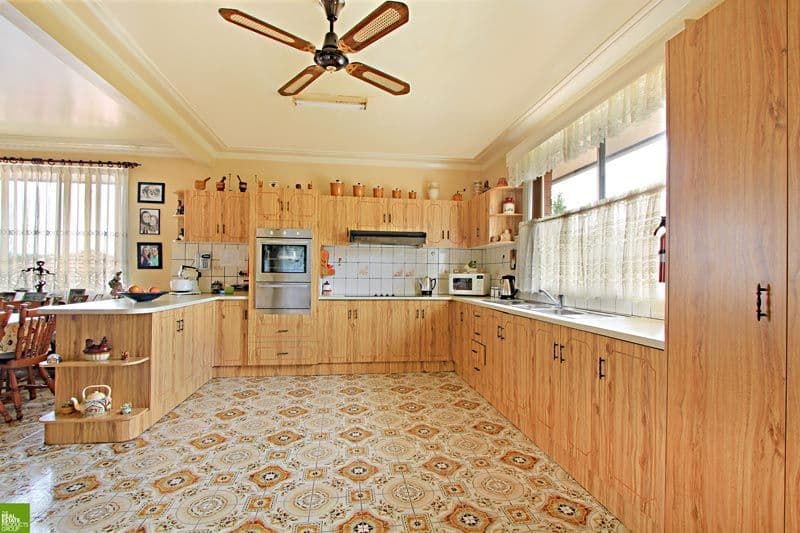 4 Gilgandra Street, LAKE HEIGHTS NSW 2502, Lake Heights - Thumbnail 2