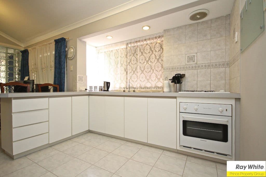 16 Vilberie Close, KIARA WA 6054, Kiara - Thumbnail 2