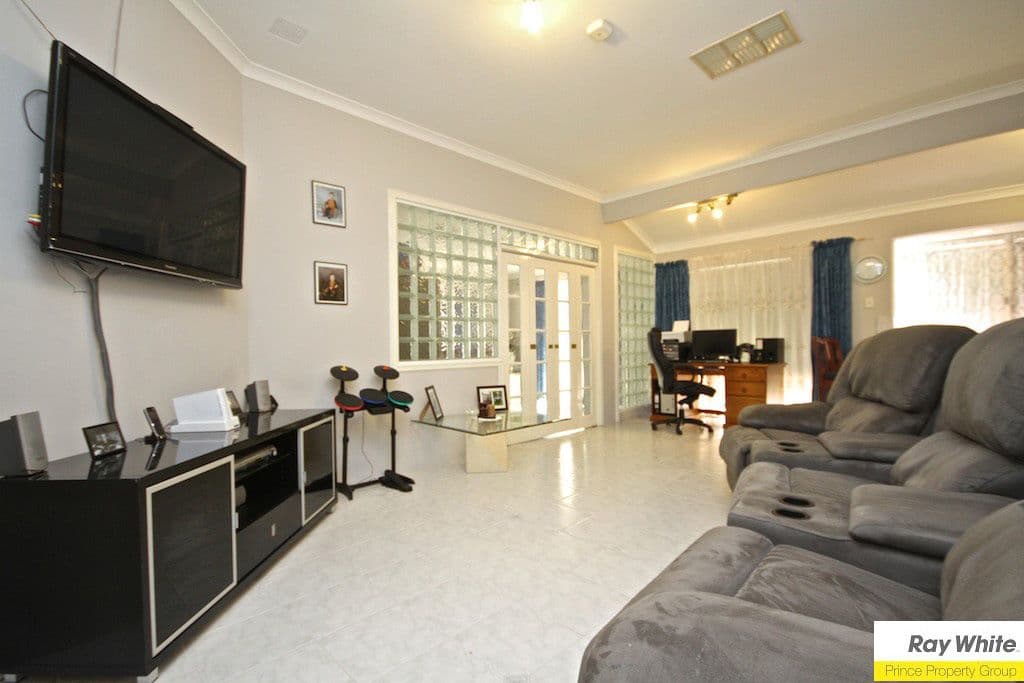 16 Vilberie Close, KIARA WA 6054, Kiara - Thumbnail 7