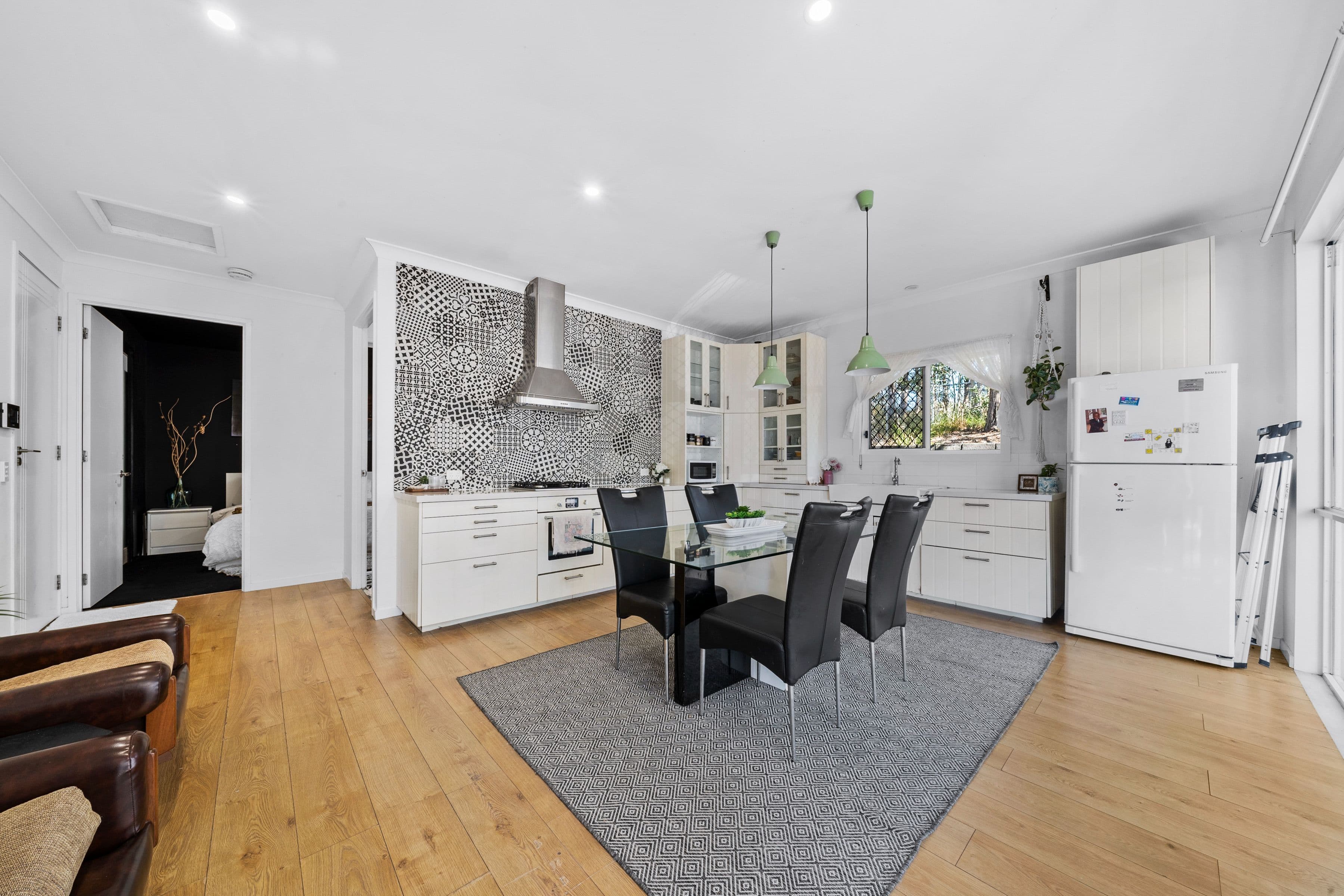 3 Ridgevale Boulevard, Holmview QLD 4207, Holmview - Thumbnail 2