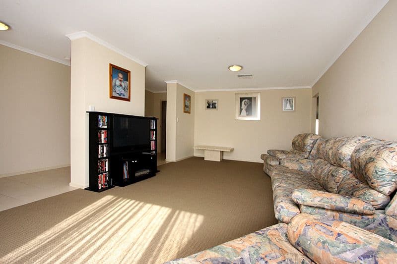 7 Greenvale Crescent, Burton SA 5110, Burton - Thumbnail 2