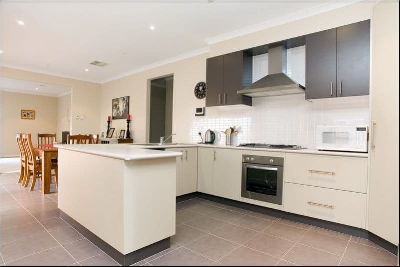 32 Grange Drive, SOUTH MORANG VIC 3752, South Morang - Thumbnail 2