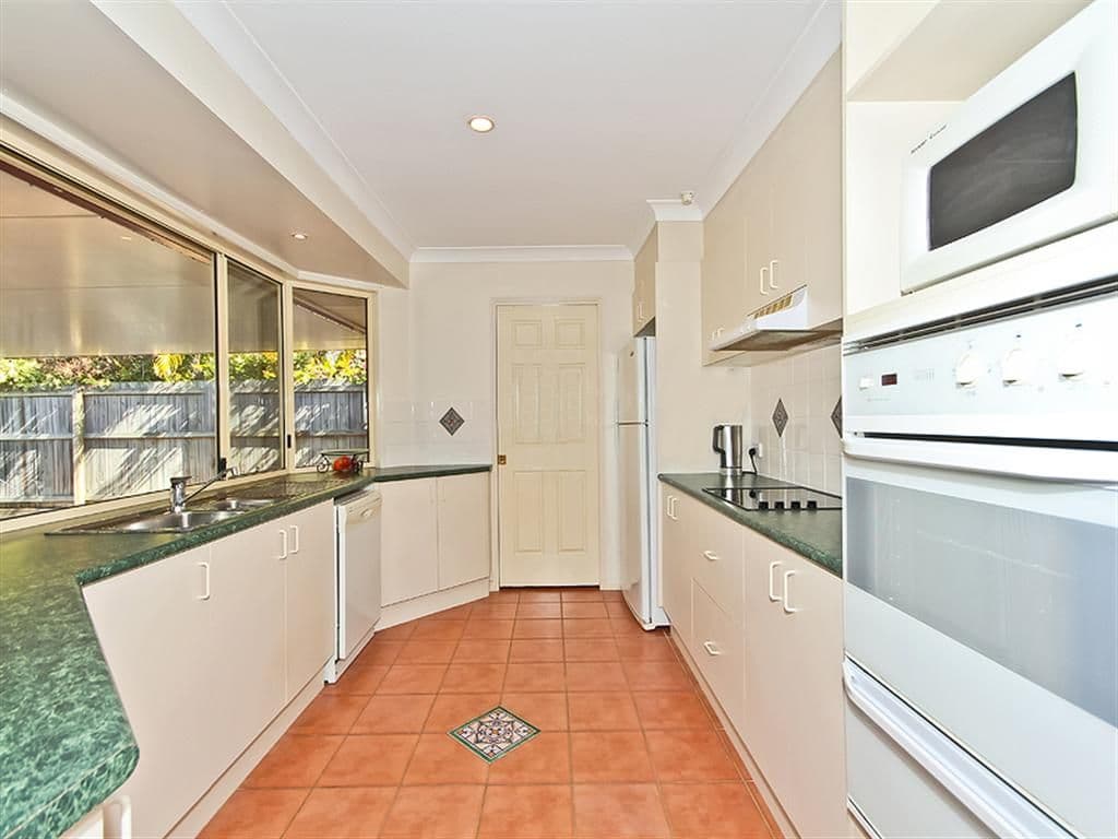 2 Mornington Court, WELLINGTON POINT QLD 4160, Wellington Point - Thumbnail 4