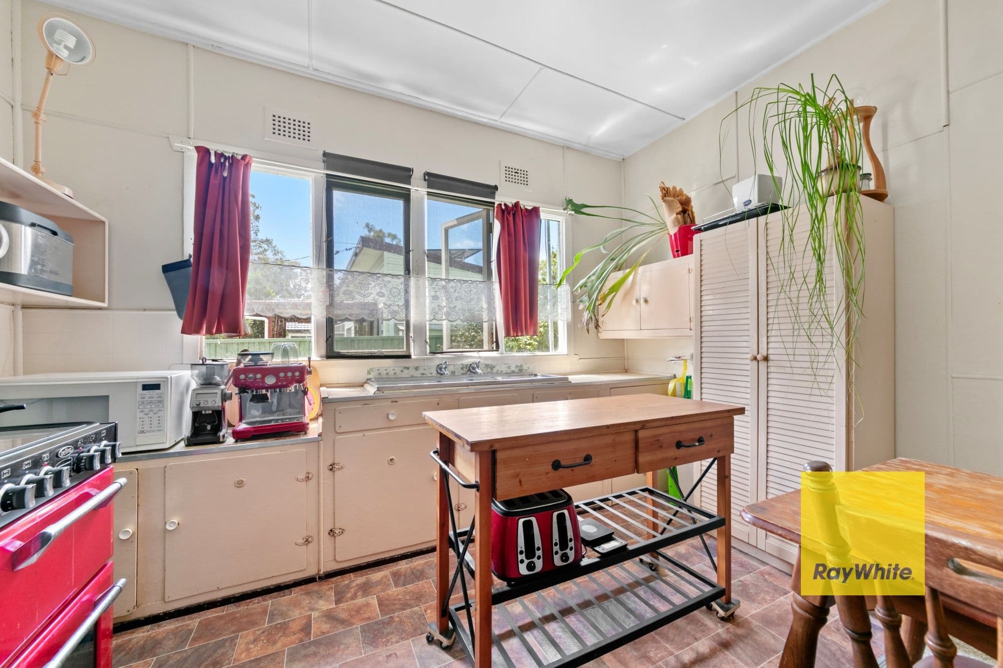 10 Windermere Avenue, Charmhaven NSW 2263, Charmhaven - Thumbnail 4