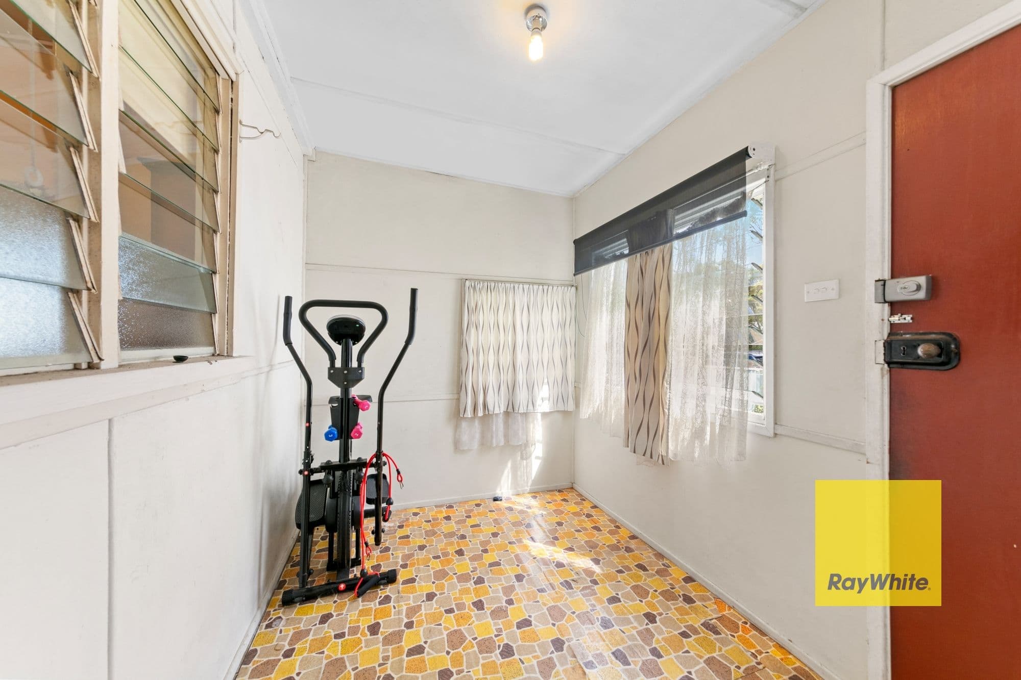 10 Windermere Avenue, Charmhaven NSW 2263, Charmhaven - Thumbnail 7