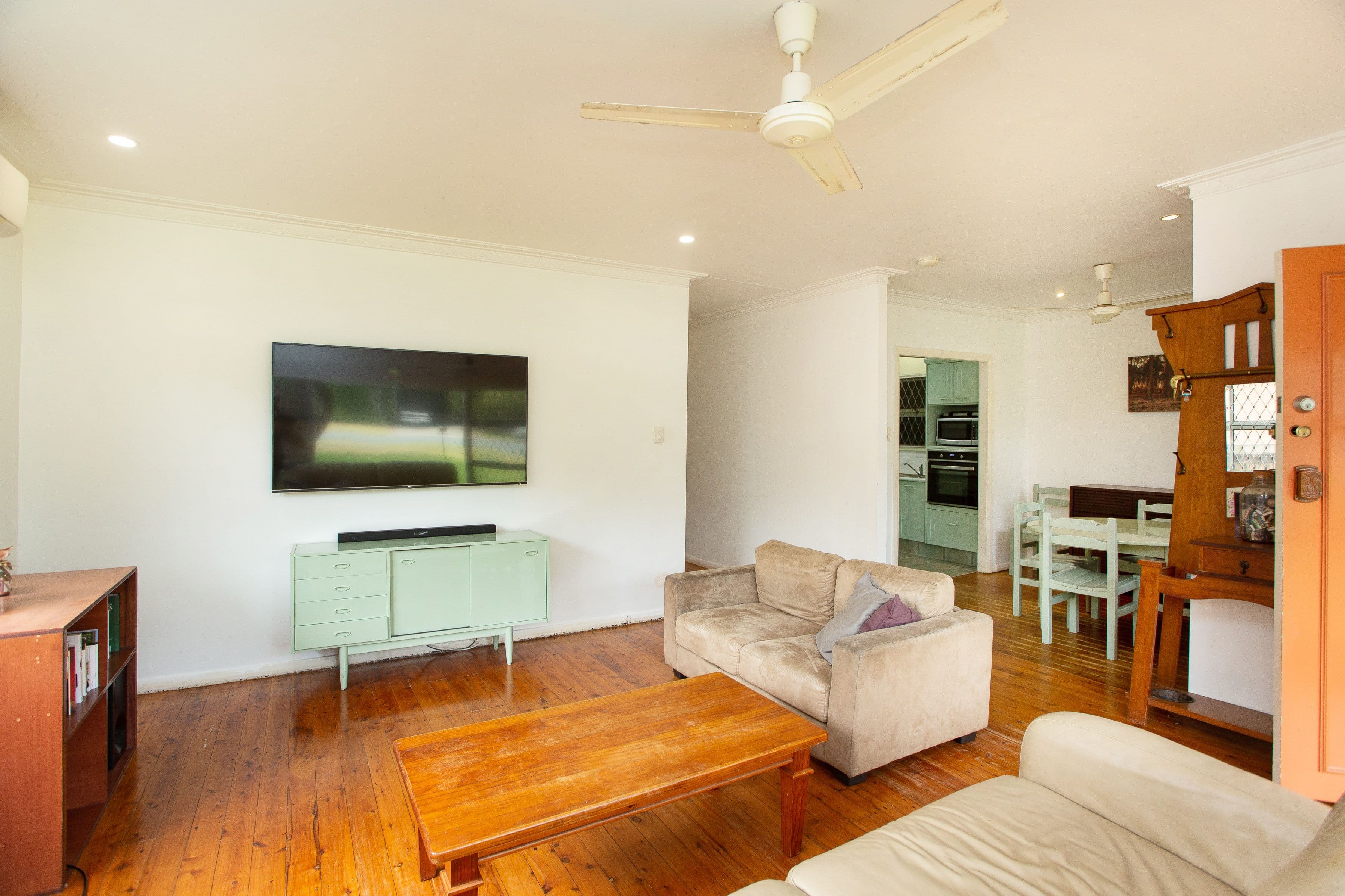 3 Canara Street, Benowa QLD 4217, Benowa - Thumbnail 2