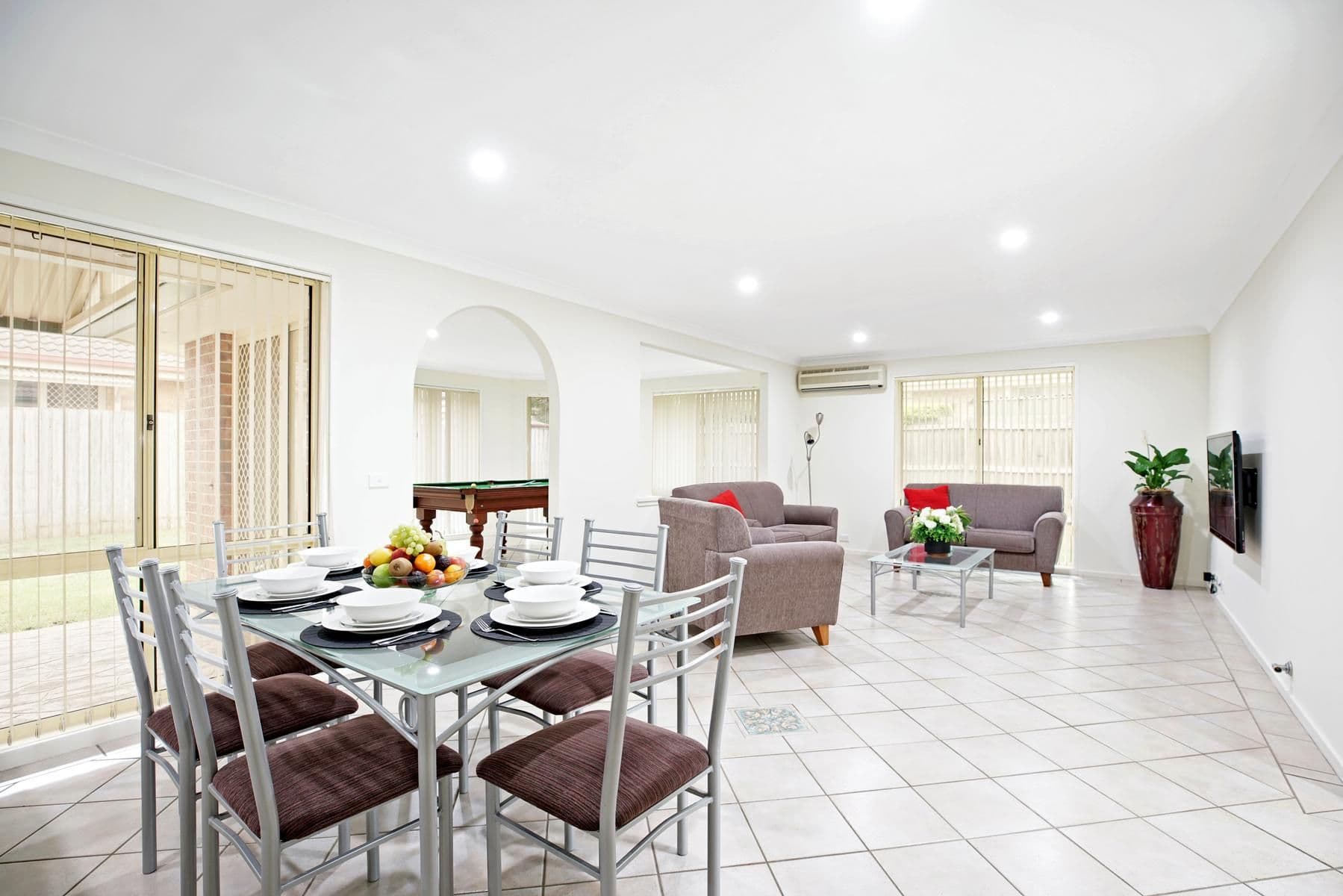 8 Woburn Place, Glenmore Park - Thumbnail 4