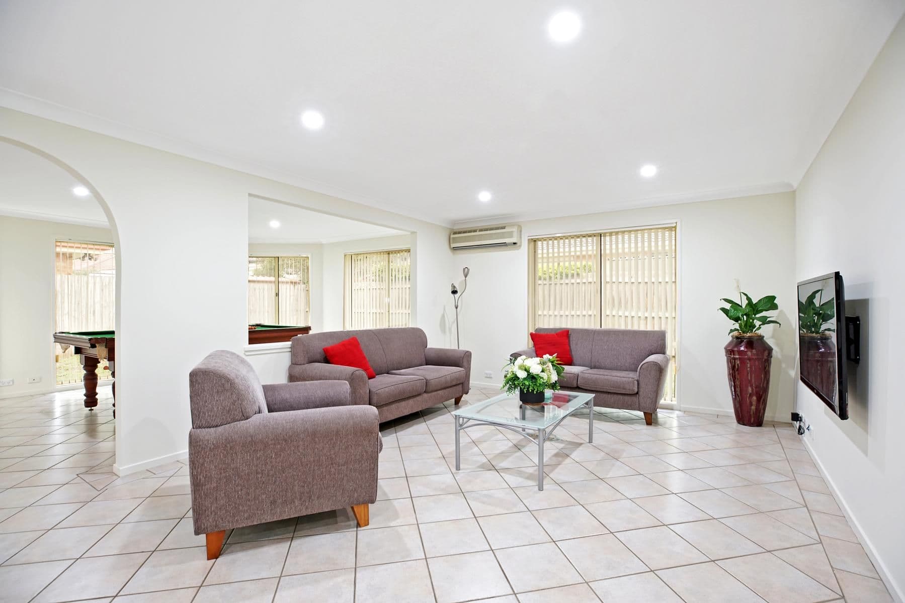 8 Woburn Place, Glenmore Park - Thumbnail 5