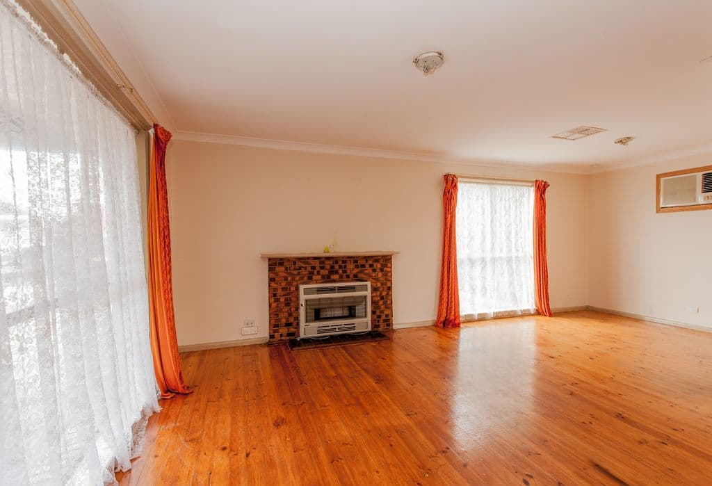 7 Kingsford Avenue, Melton South VIC 3338, Melton South - Thumbnail 4