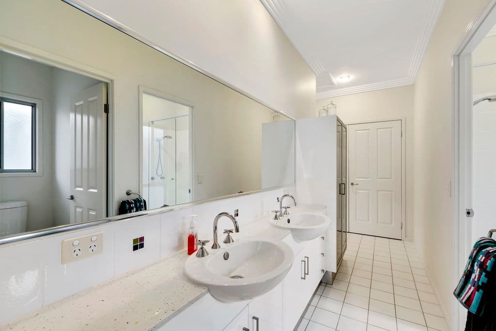17 Royal Links Drive, Robina QLD 4226, Robina - Thumbnail 6