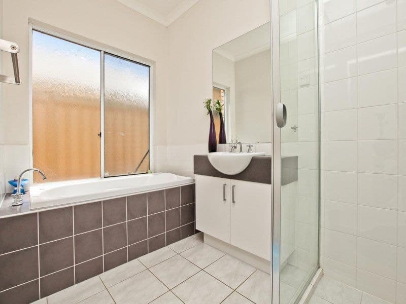 4 Kooyong Way, Caroline Springs - Thumbnail 8