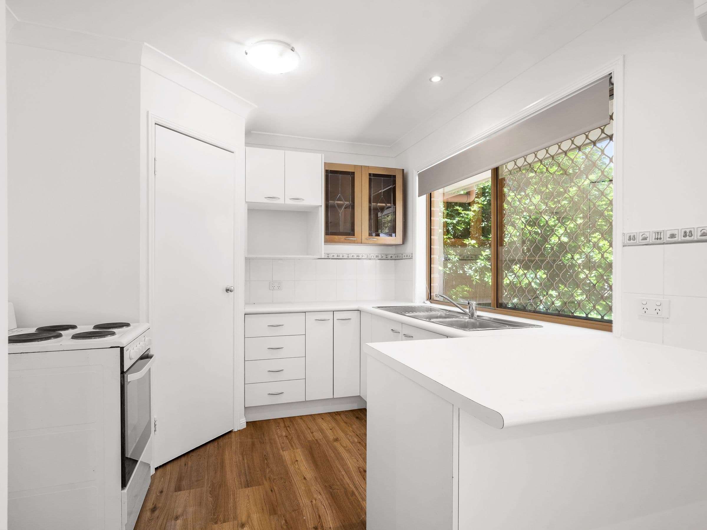 29 Wyncroft Street, Holland Park QLD 4121, Holland Park - Thumbnail 2