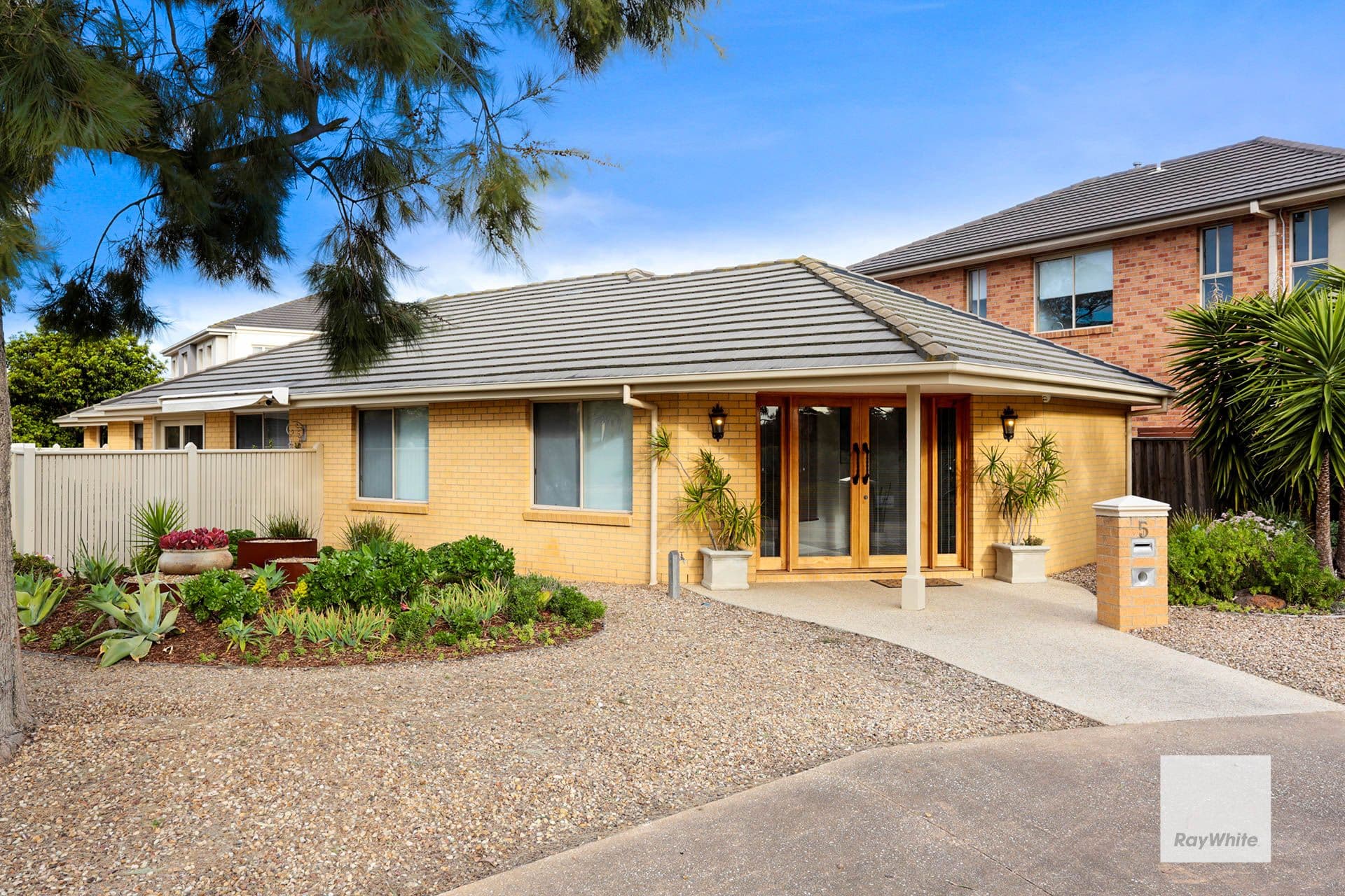 5 Greenview Way, Sanctuary Lakes VIC 3030, Sanctuary Lakes - Image 1