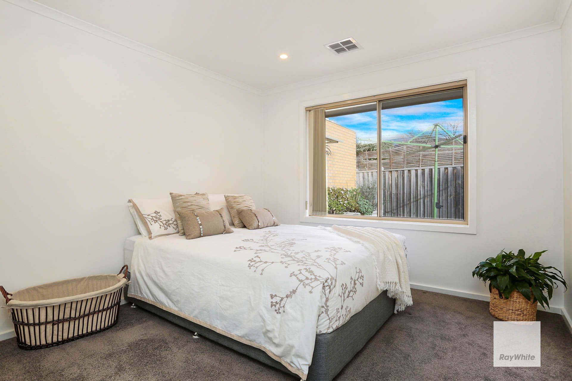 5 Greenview Way, Sanctuary Lakes VIC 3030, Sanctuary Lakes - Thumbnail 8