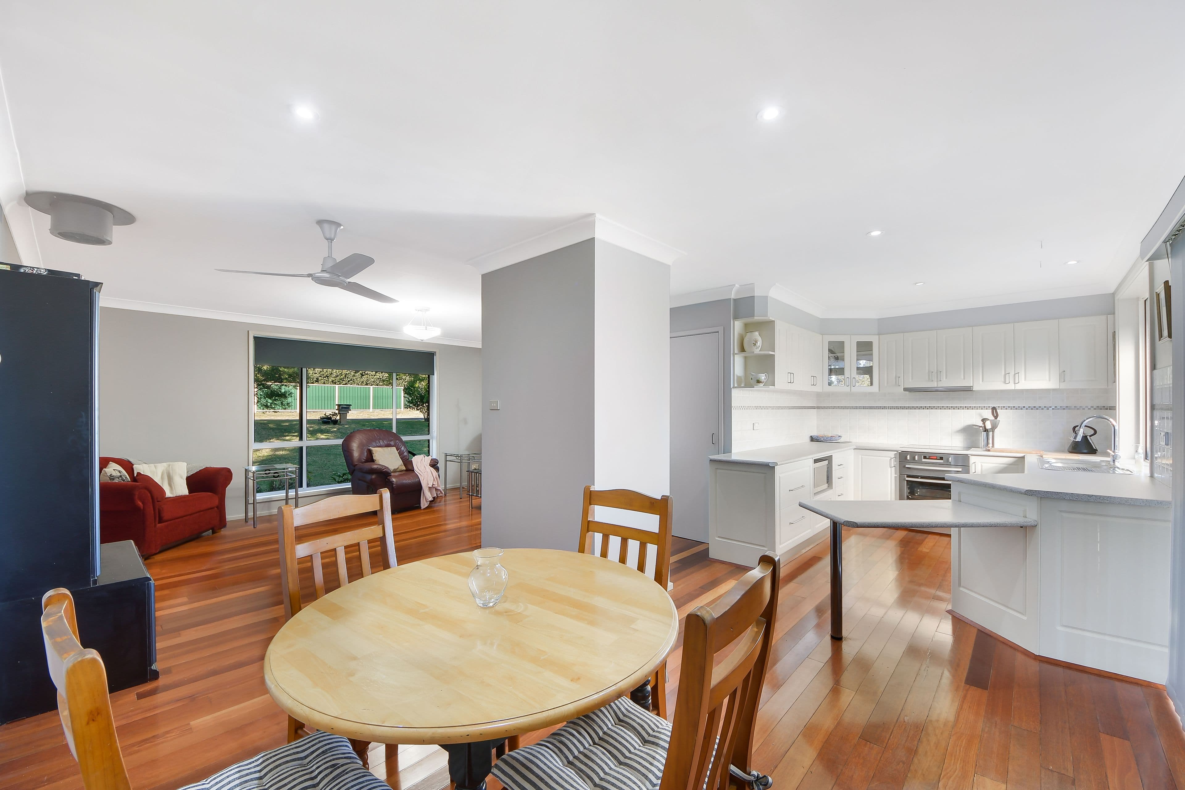 1 Maple Avenue, The Oaks - Thumbnail 4