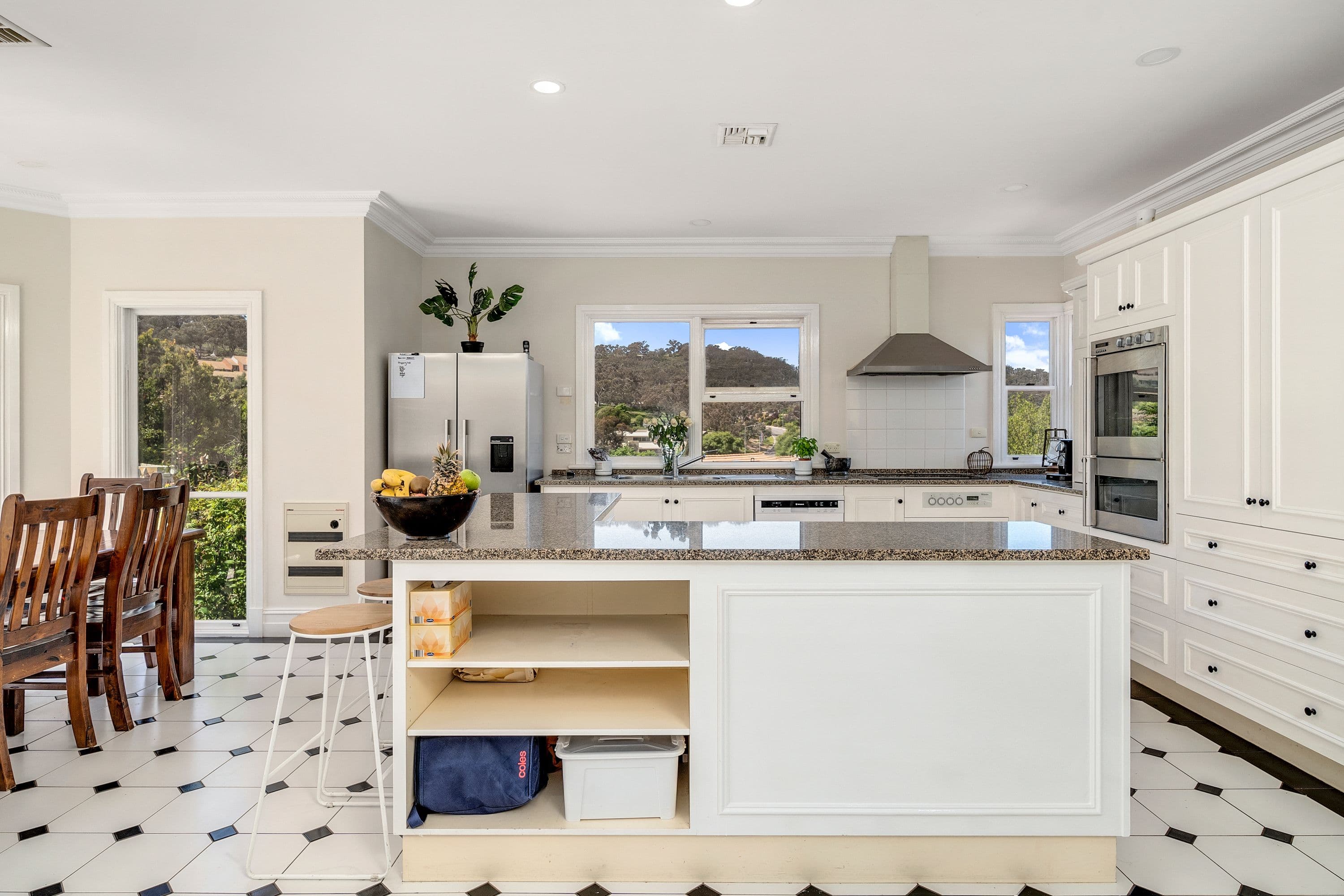 2 Luckins Place, Fadden ACT 2904, Fadden - Thumbnail 8